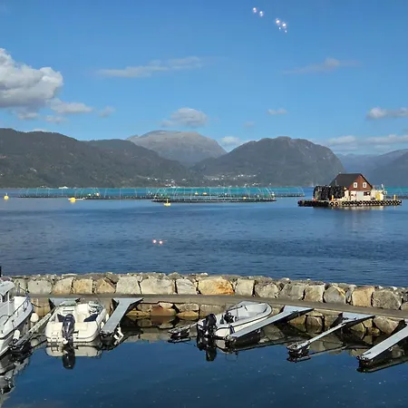 Holiday home Fjordglimt
