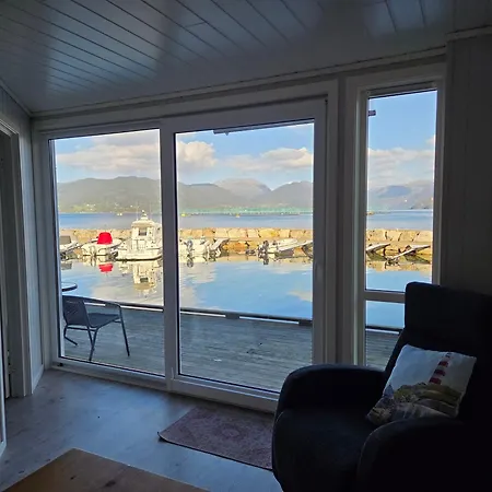 Holiday home Fjordglimt Mortveit